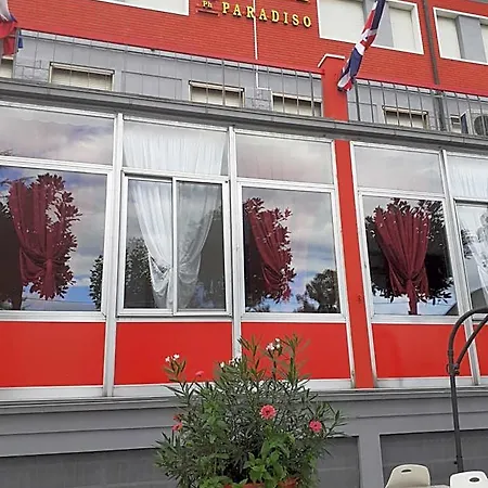 Paradiso 3*