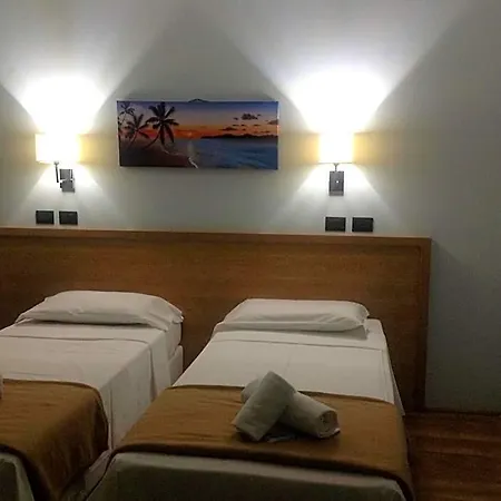 Paradiso מלון 3*